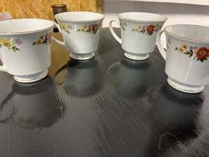 Dynasty Fine China Dalian 1004 Pedestal Tea Cups Floral Set of 4